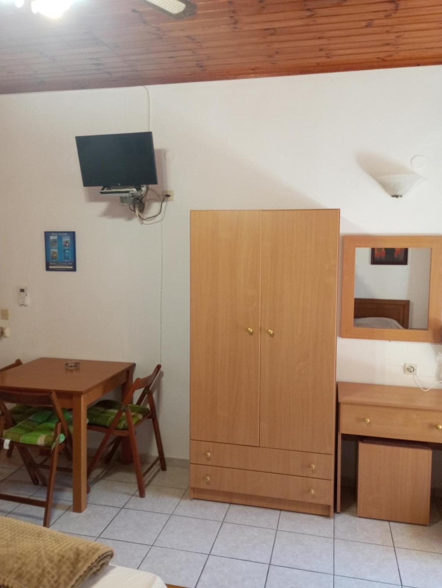 Paradisos Kastellorizou Megisti Bagian luar foto